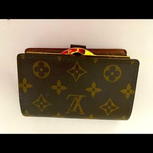 Authentic Louis Vuitton wallet, very little use, looks like new.